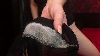 Жесткое порно молодой в чулках